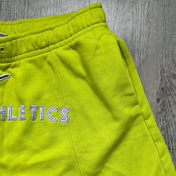 Nike Mens Loose Fit Athletics Shorts Neon Lime Green Size L - Picture 3 of 6